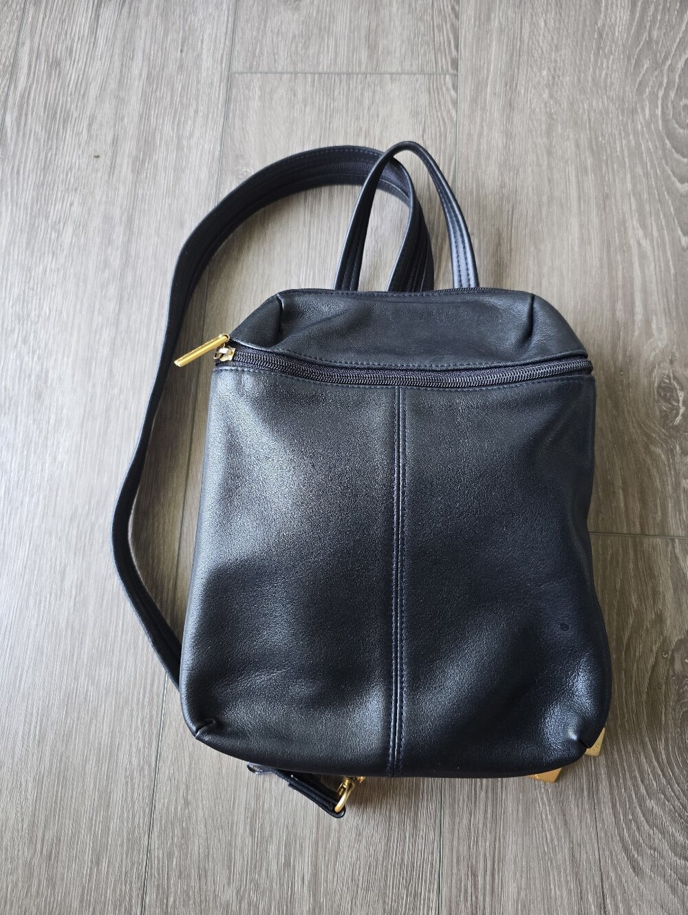 Tignanello Black Midnight Navy Leather Convertible Sling Backpack Vintage Y2K